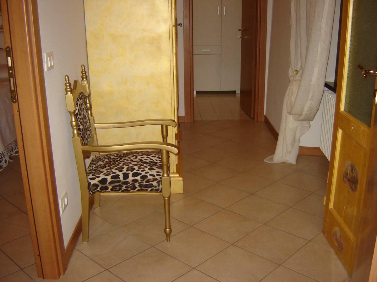 Casa Del Sole Appartamento N° 2 White And Gold Room Гавардо Экстерьер фото